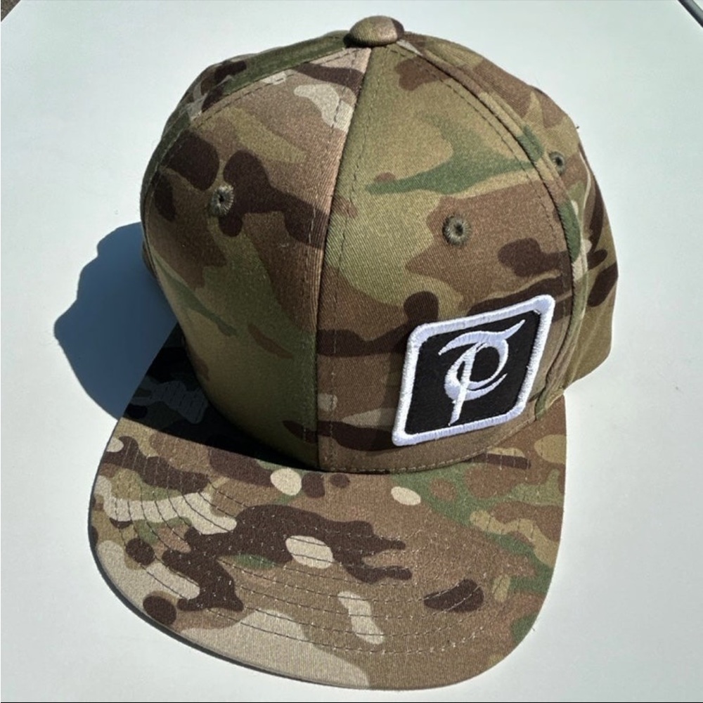 Adjustable camo hat